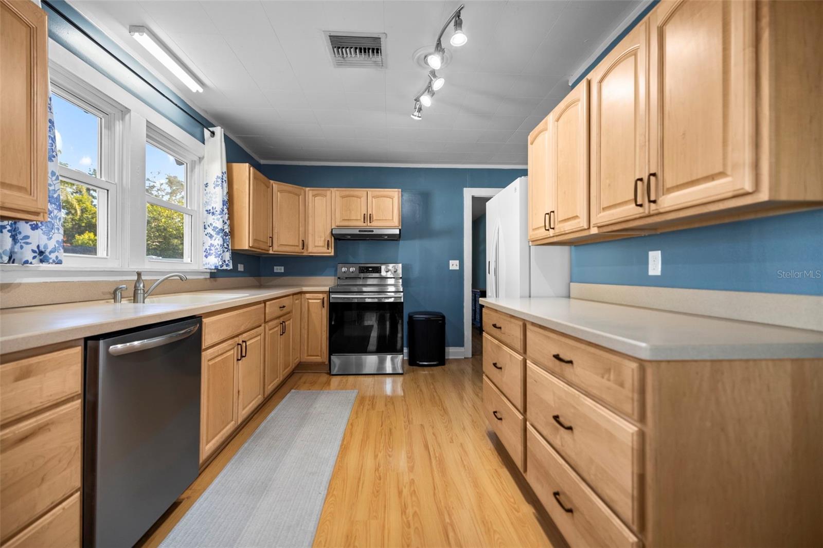 SUNSET POINT 2ND ADD - Residential