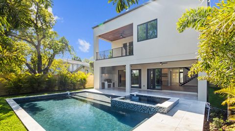 1002 W CHARTER STREET TAMPA FL 33602