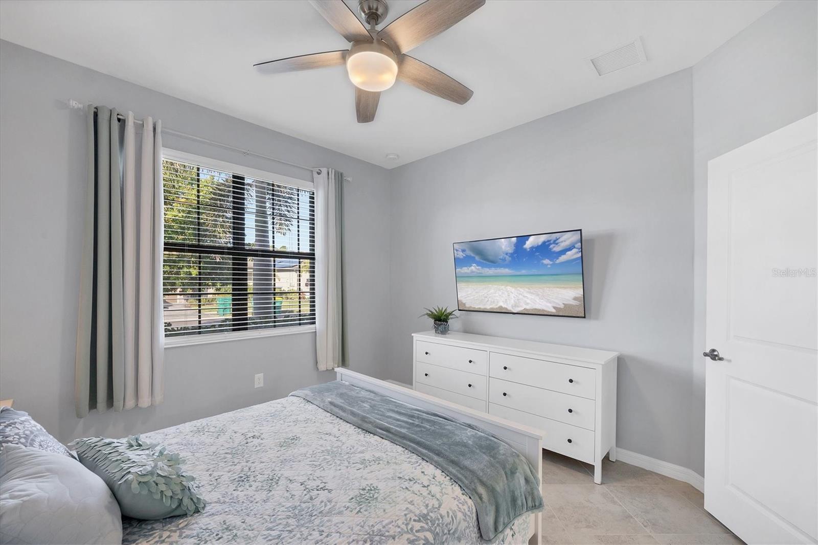 BISCAYNE LANDING - Residential