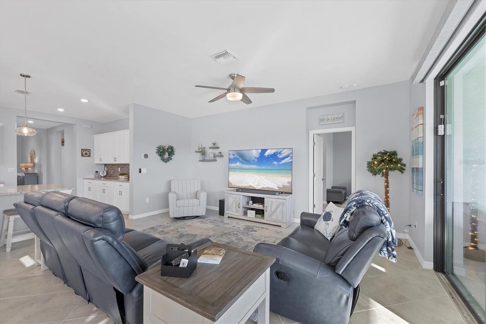 BISCAYNE LANDING - Residential