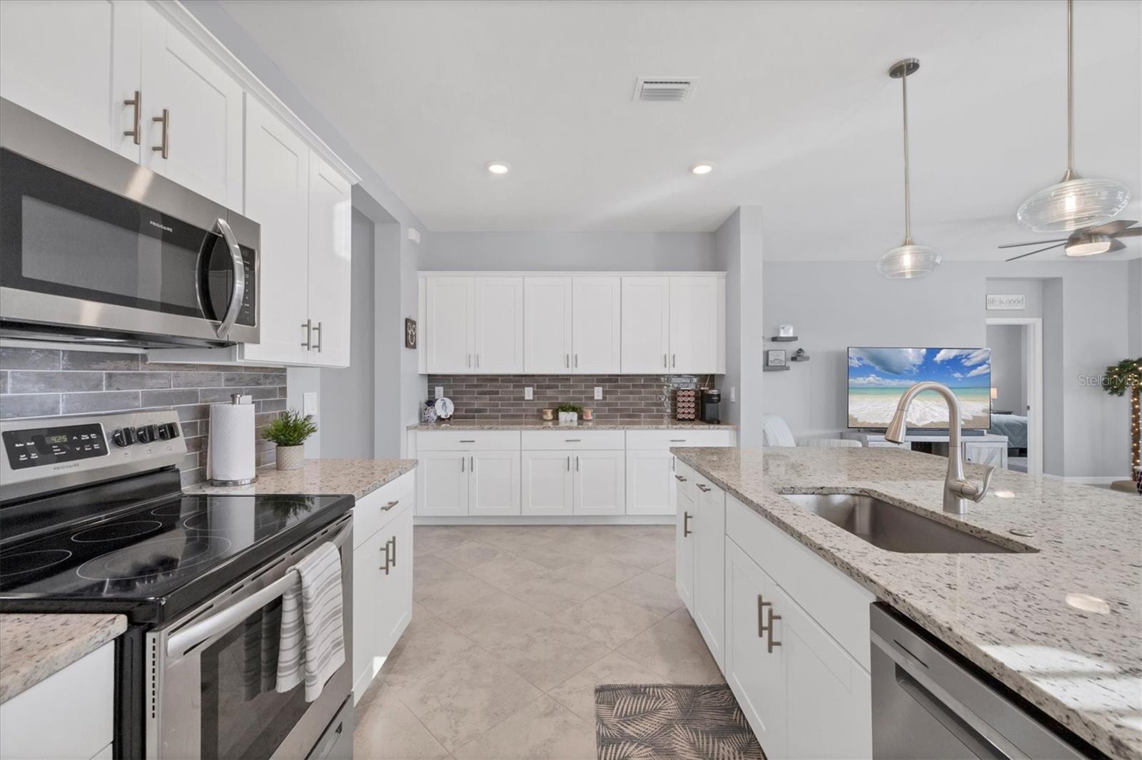 BISCAYNE LANDING - Residential