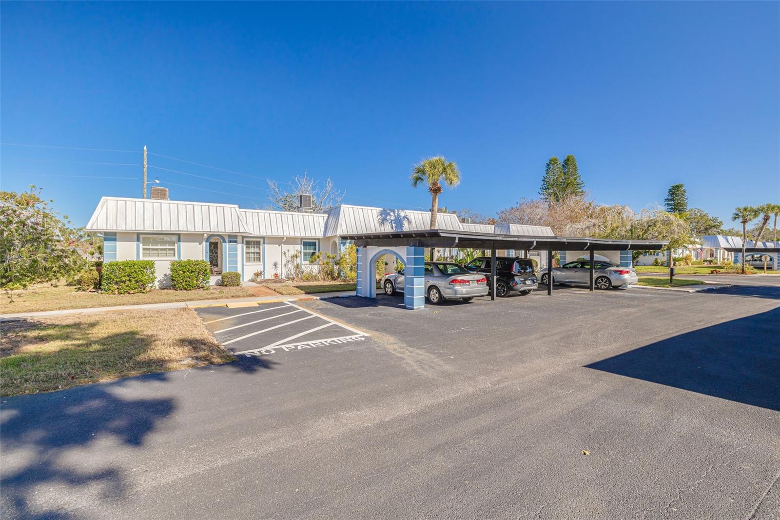 GARDENS OF BEACON SQUARE CONDO - Residential