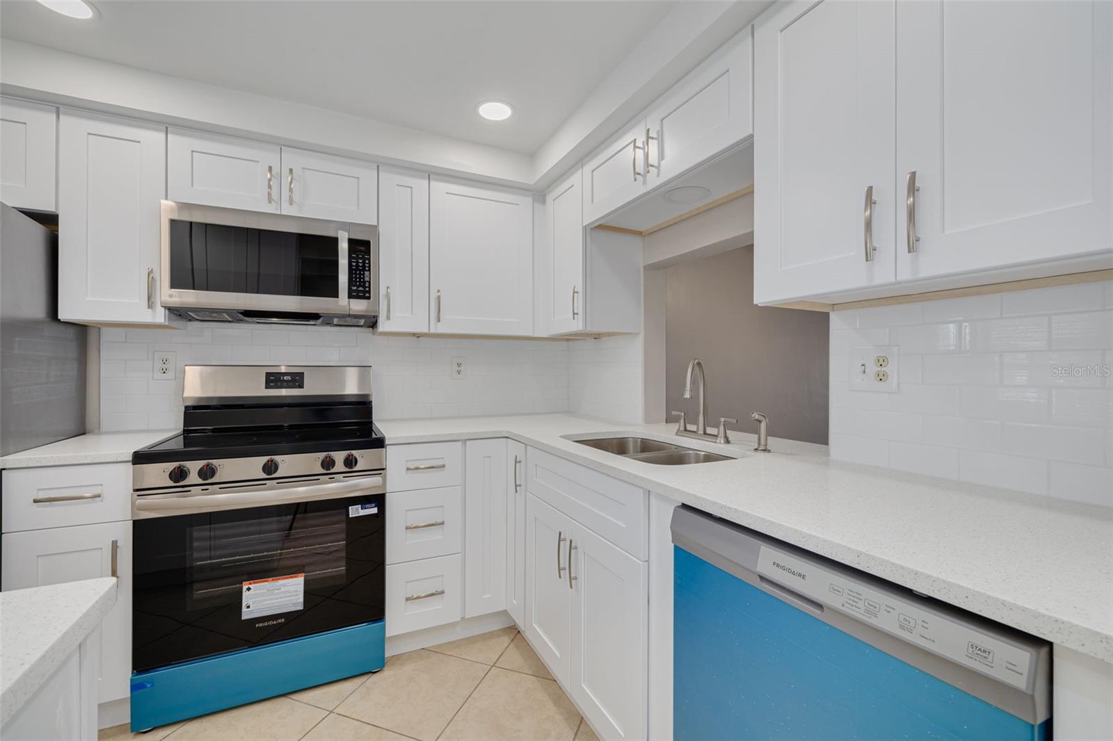 GARDENS OF BEACON SQUARE CONDO - Residential