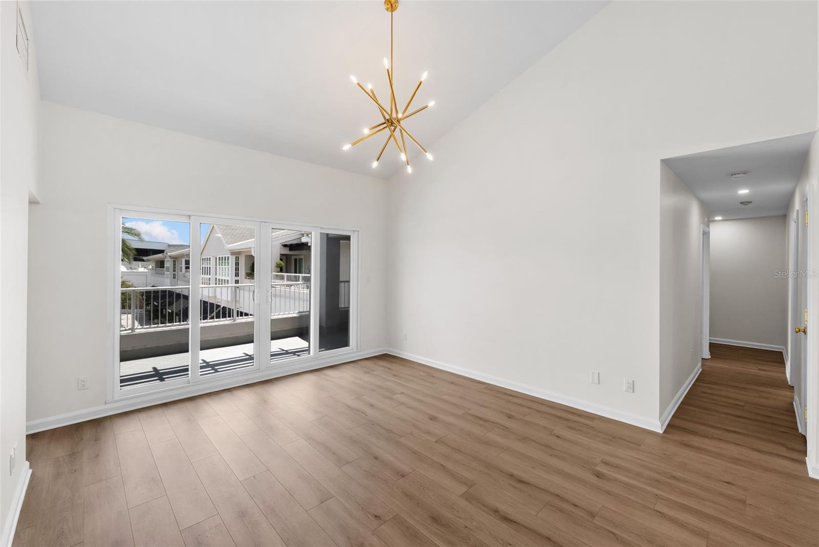 1647 W SNOW CIRCLE 204