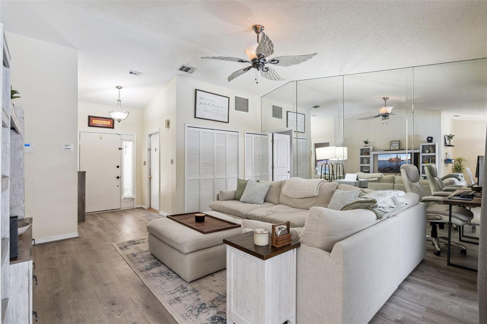 1552 COUGAR COURT