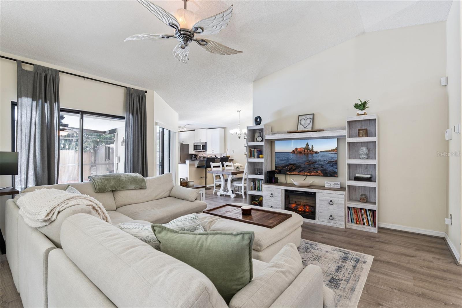 1552 COUGAR COURT