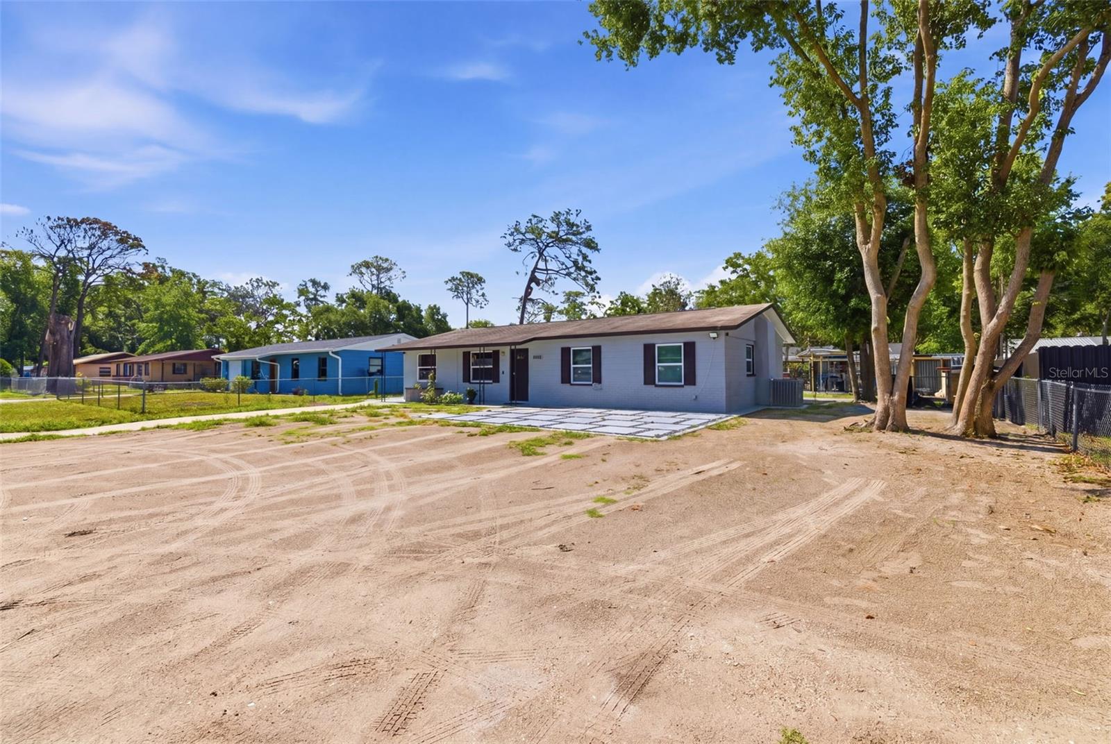 EASY ACRES - Residential