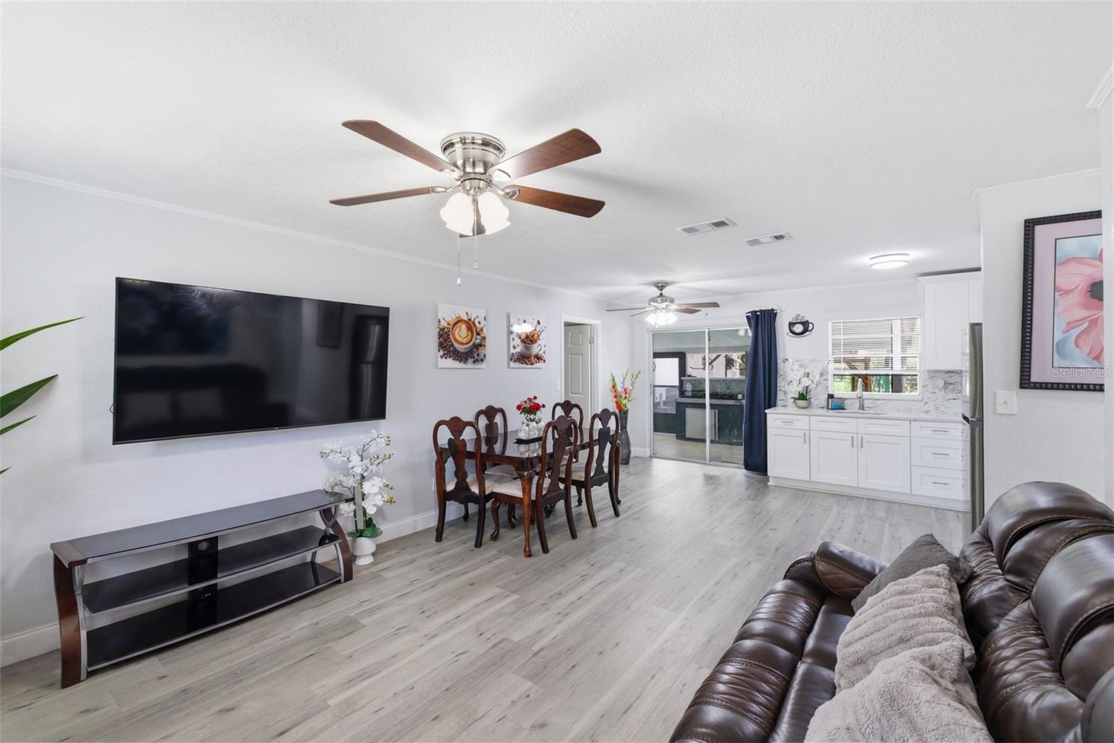 EASY ACRES - Residential