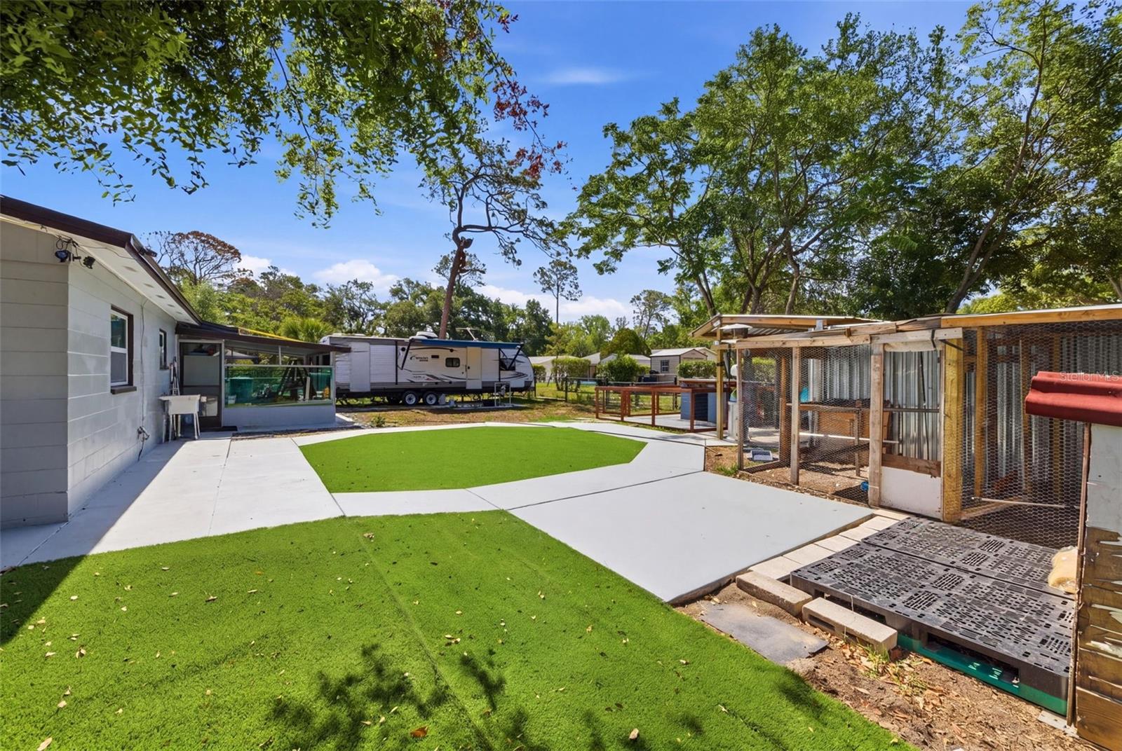 EASY ACRES - Residential