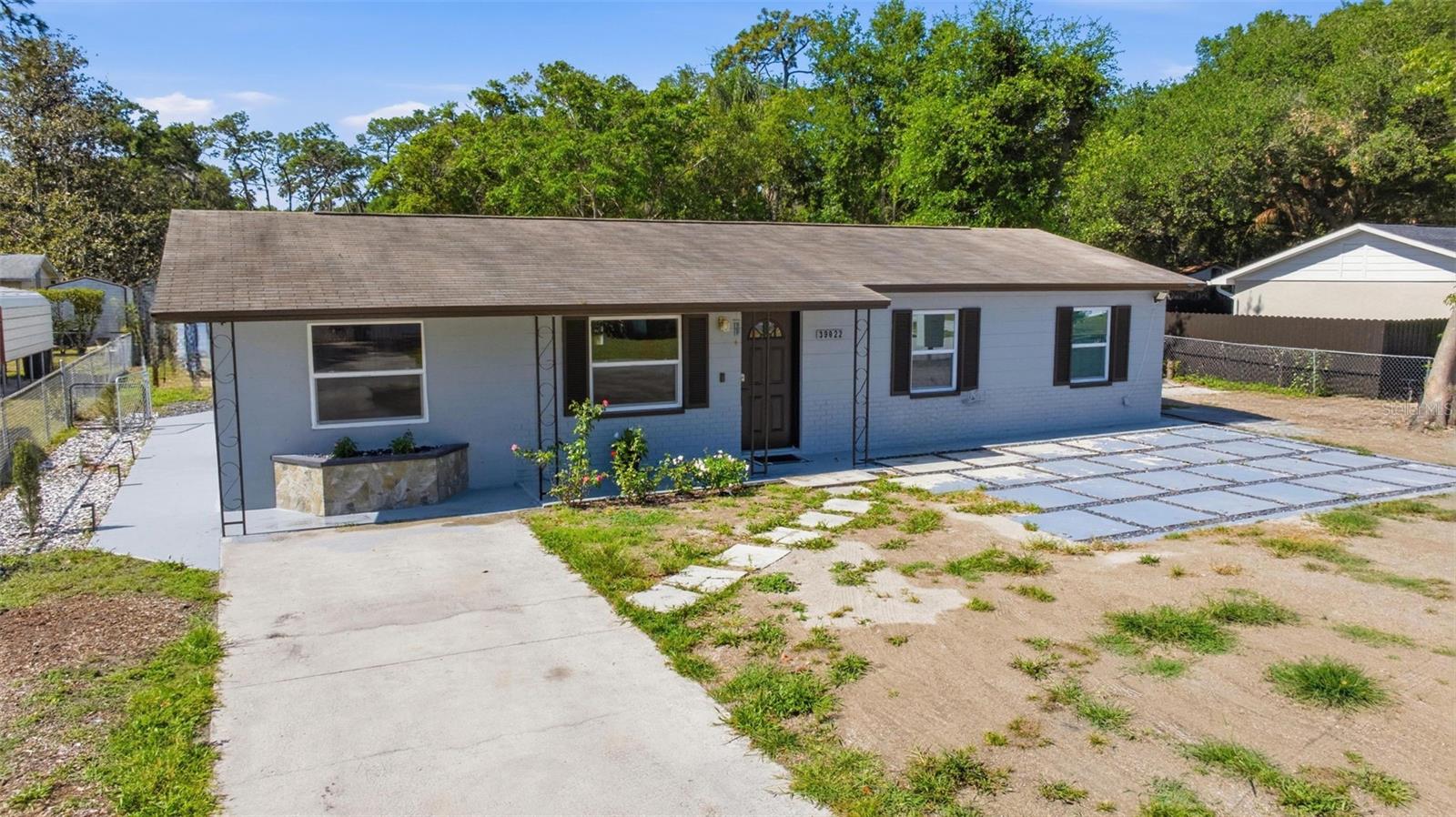 EASY ACRES - Residential