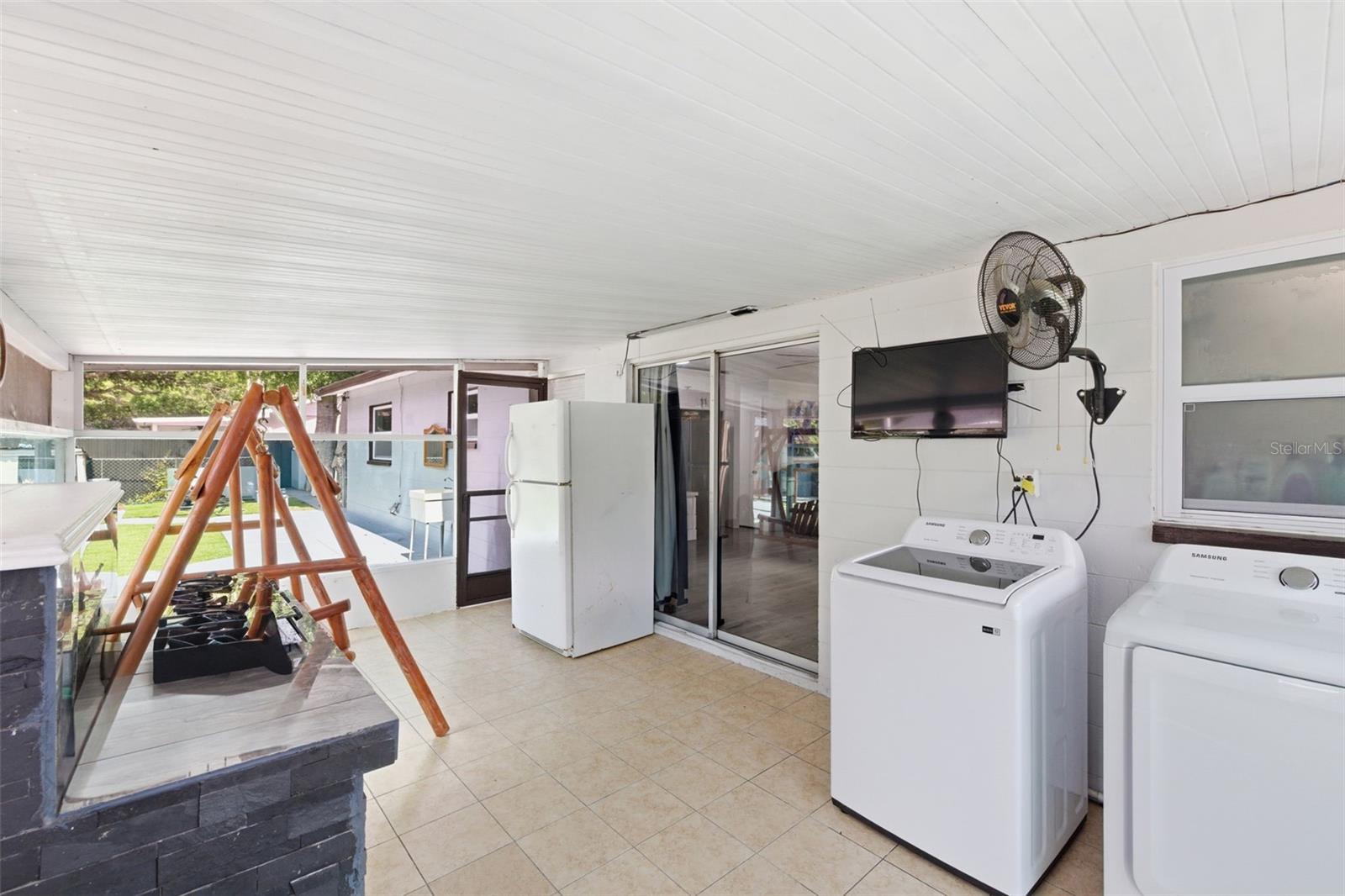 EASY ACRES - Residential