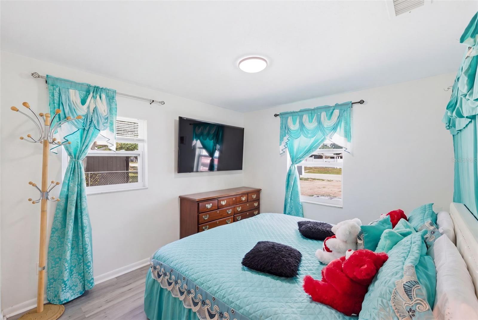 EASY ACRES - Residential