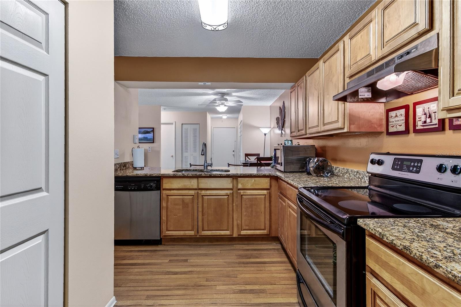 OXFORD SQUARE CONDO - Residential