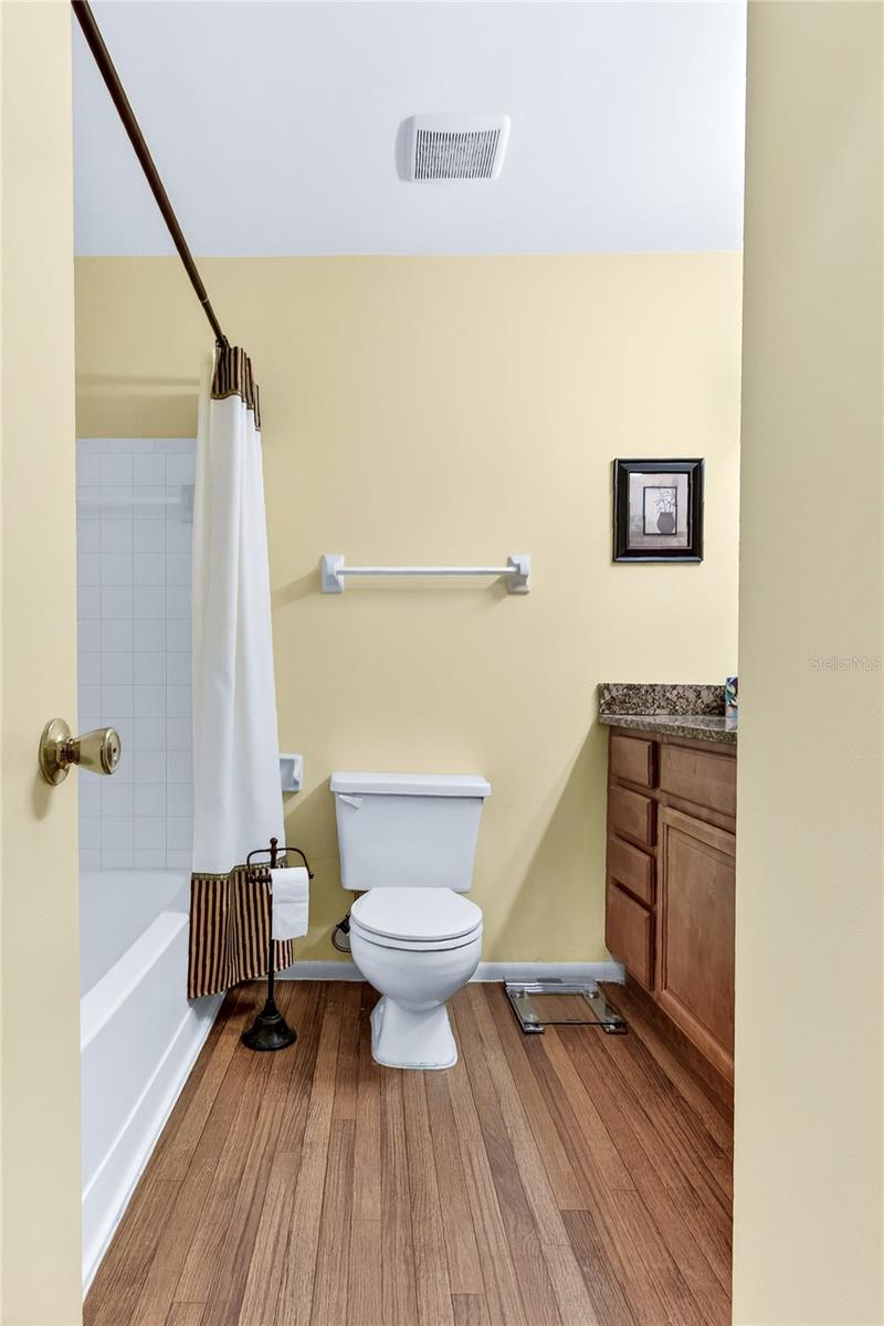 OXFORD SQUARE CONDO - Residential