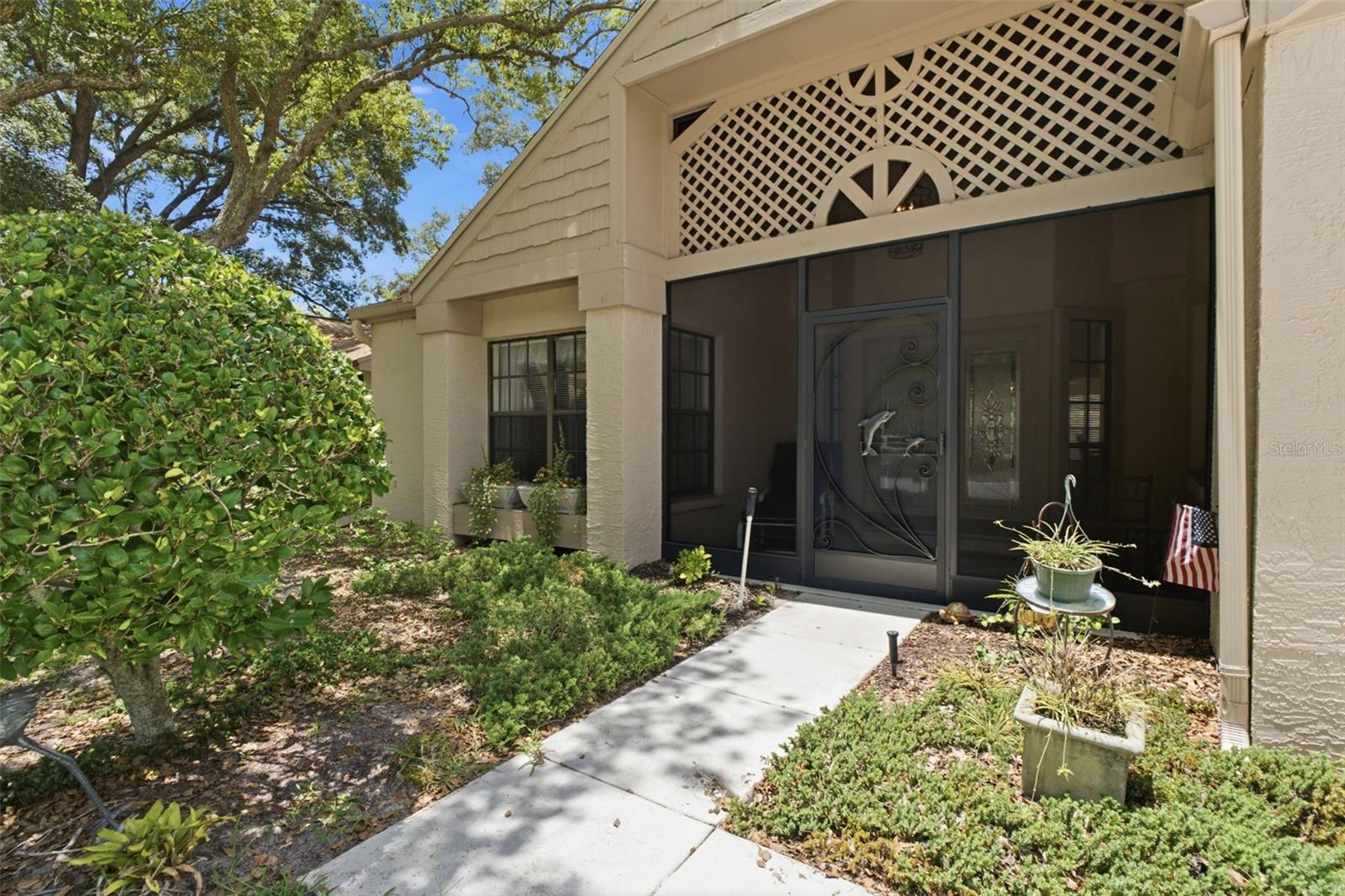 6695 PIN OAK COURT