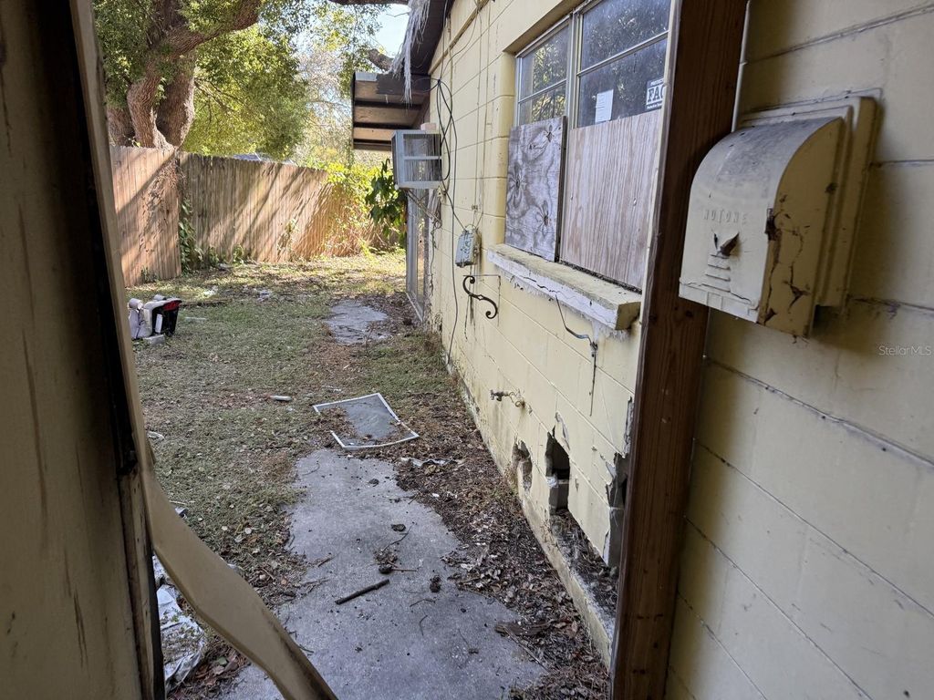 Photo of 2116 W Hiawatha Street, Tampa, FL 33604 (MLS # TB8447624)