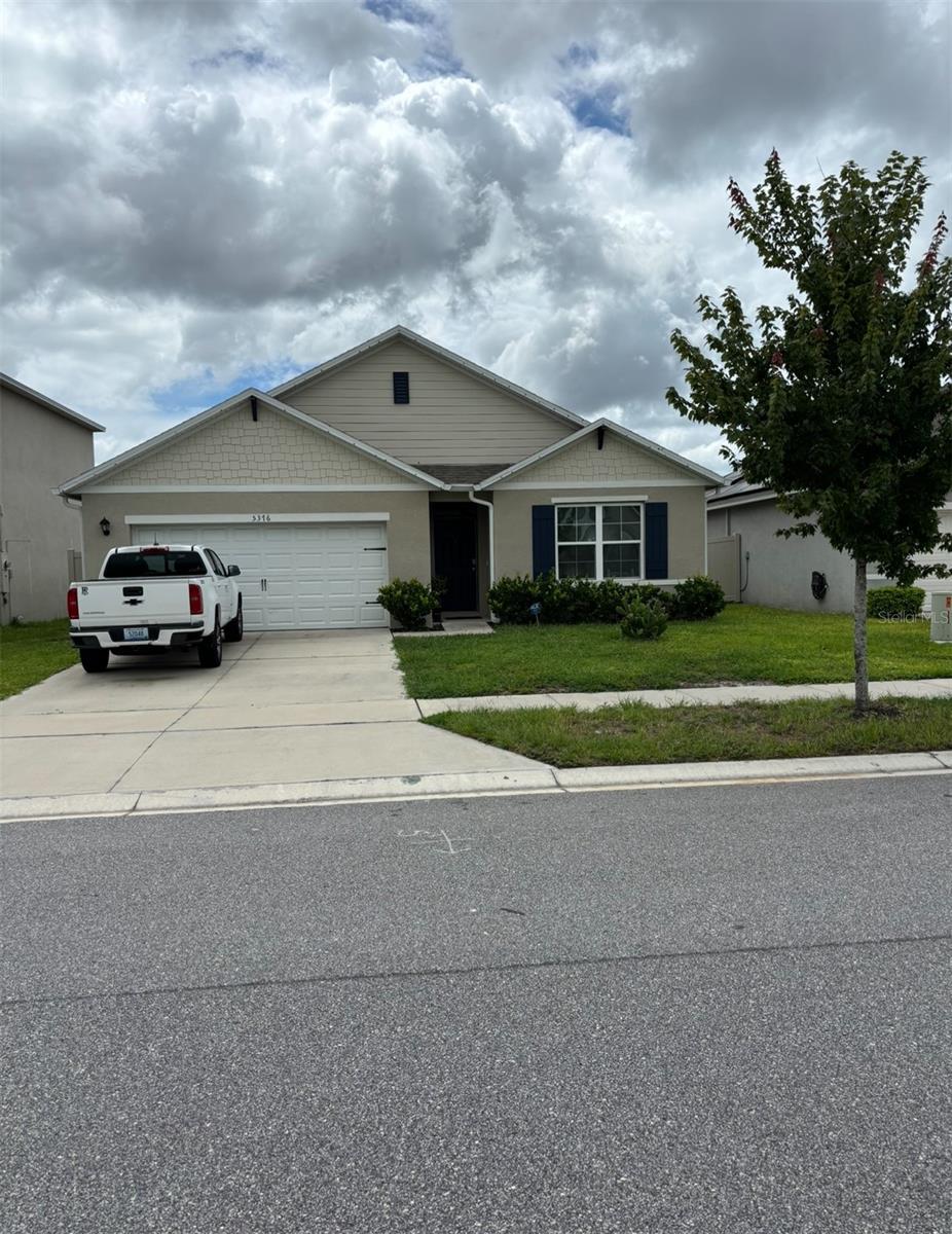BEAUTIFUL 4 BEDROOMS, 2,5 BATH IN PRIME LOCATION, ONLY 4 YEARS OLD. WELCOME TO THE BEAUTIFULLY MAINTAINED HOUSE LOCATED IN THE DESIRABLE LAKE NONA AREA OF ST CLOUD, JUST MINUTES FROM MEDICAL CITY. VERY OPEN CONCEPT FLOOR PLAN PERFECT FOR THE MODERN LIVING. THE KITCHEN FEATURE GRANITE COUNTERTOPS, STAINLESS STEEL APPLIANCES AND AMPLIE SPACE FOR ENTERTAINING SPLIT BEDROOM LAYOUT. RELAX ON THE COVERED LANAI. AND ENJOY THE COMMUNITY POOL AND AMENITIES