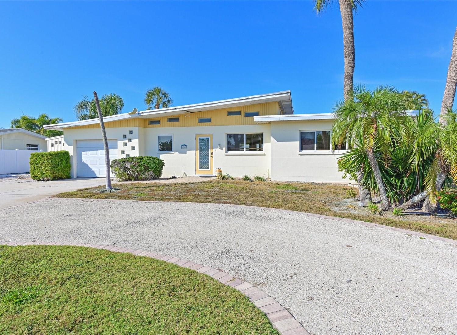 512 KEY ROYALE DRIVE