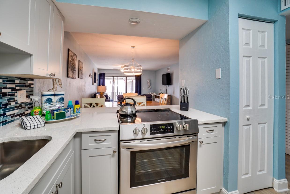 RUNAWAY BAY - Residential