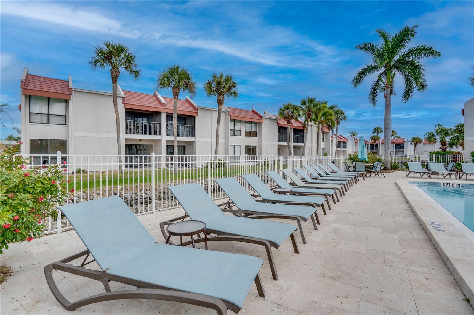 RUNAWAY BAY - Residential