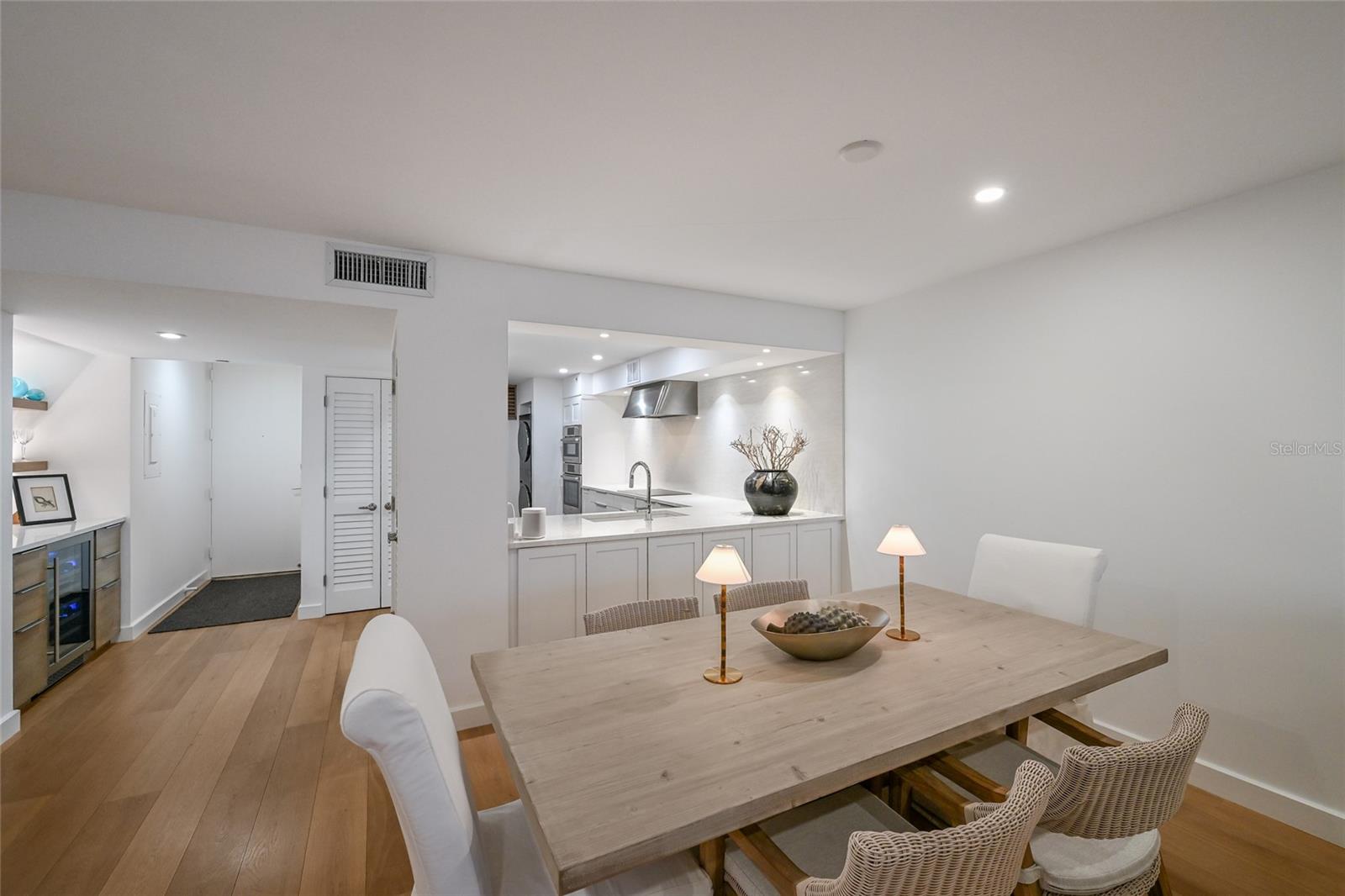 CONDO ON THE BAY TOWER II - Residential
