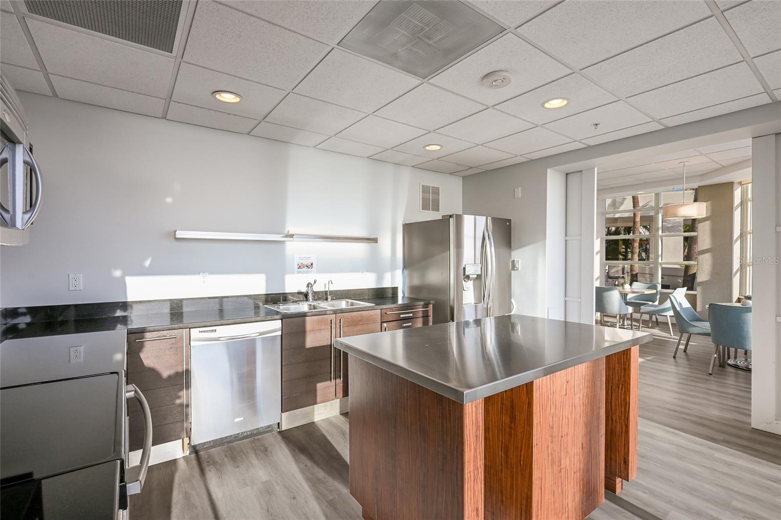 CONDO ON THE BAY TOWER II - Residential