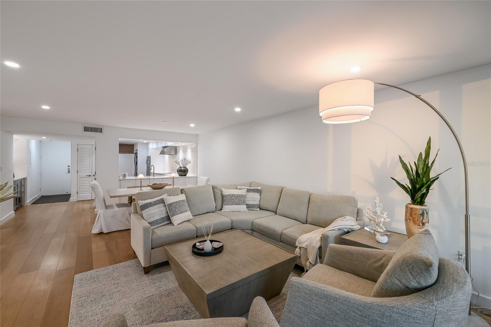 CONDO ON THE BAY TOWER II - Residential