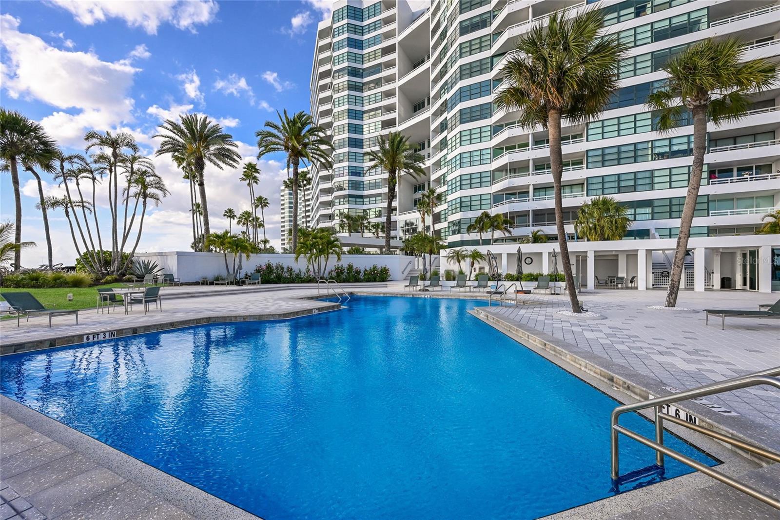CONDO ON THE BAY TOWER II - Residential
