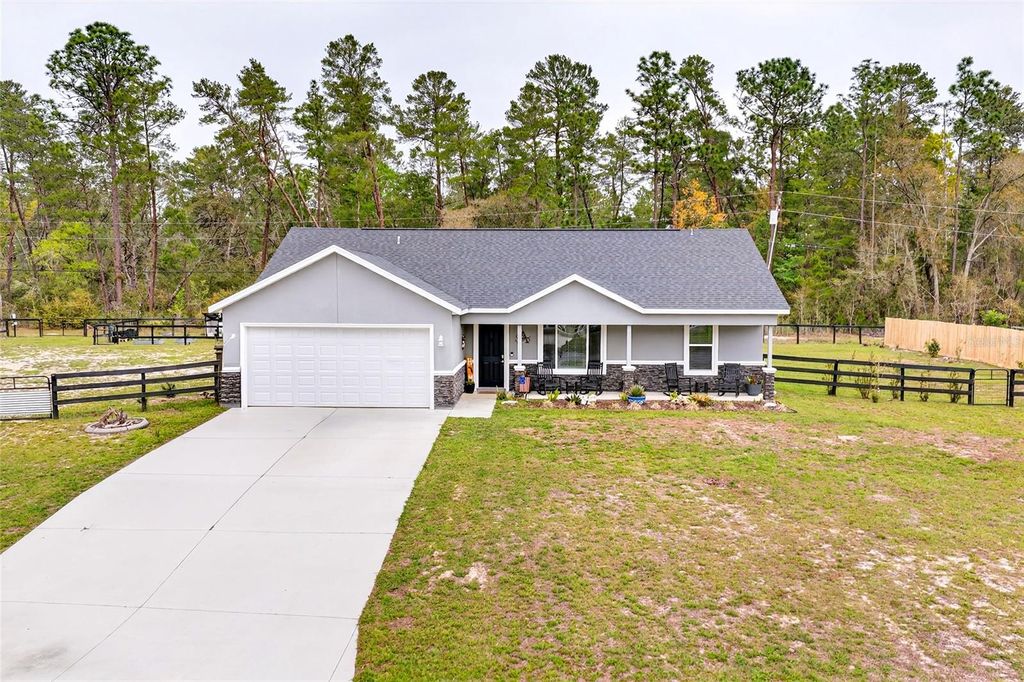 Photo of 3699 SW 177th Lane Road, Ocala, FL 34473 (MLS # OM721505)