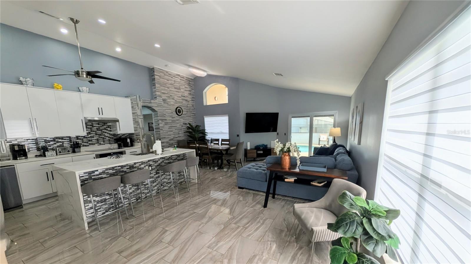 SOUTHERN DUNES ESTATES ADD - Residential Lease