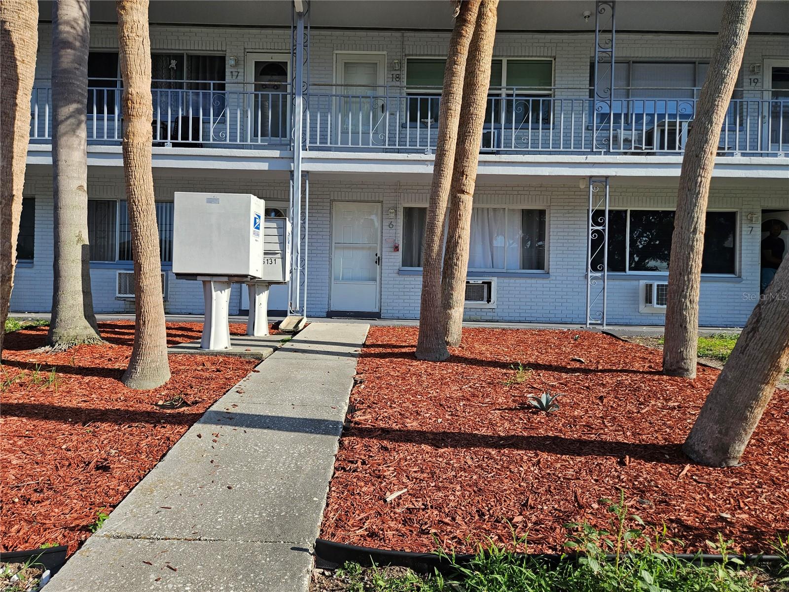2353 SHELLEY STREET 6