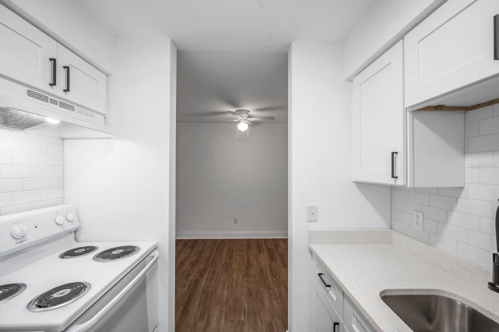 2353 SHELLEY STREET 6