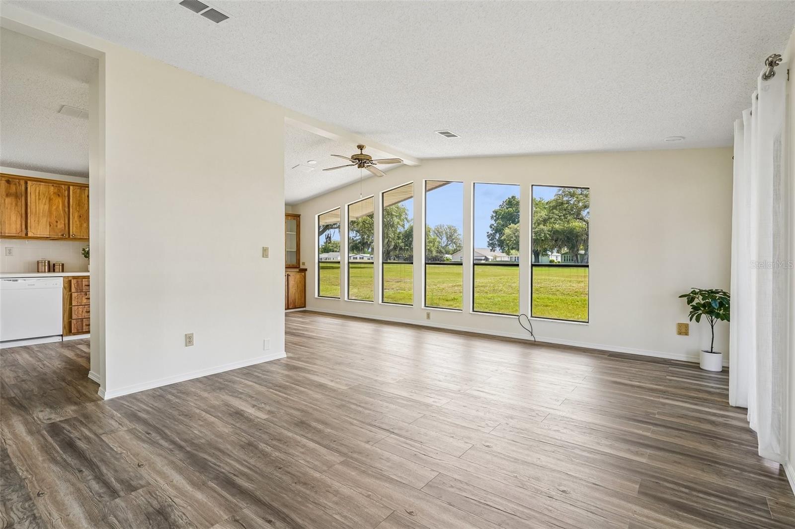 LADY LAKE ORANGE BLOSSOM GARDENS UNIT 07 - Residential