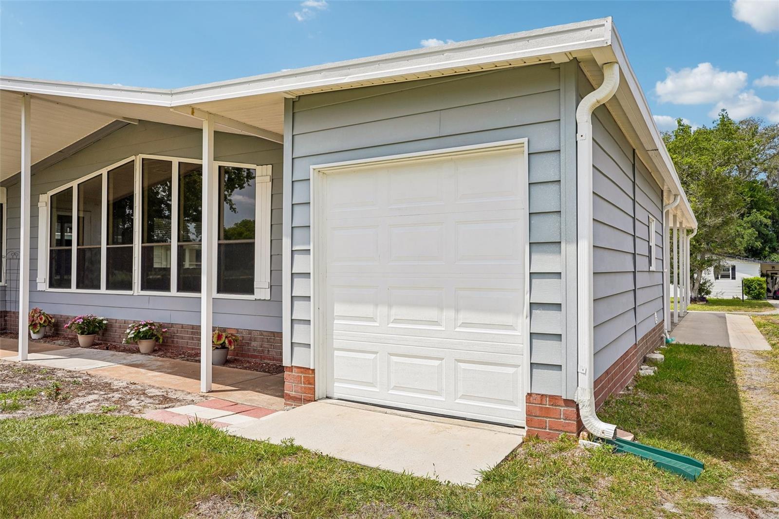 LADY LAKE ORANGE BLOSSOM GARDENS UNIT 07 - Residential