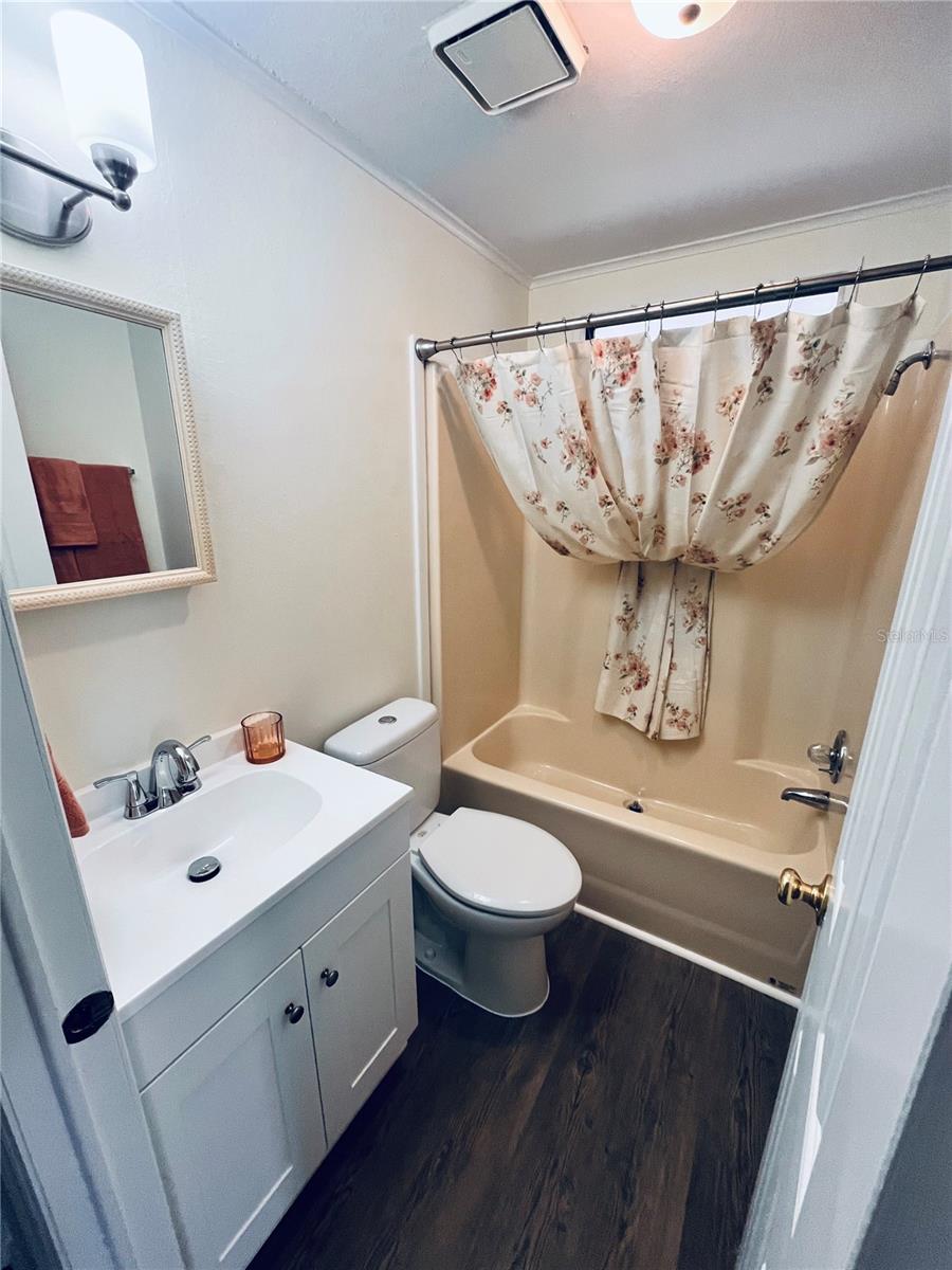 LADY LAKE ORANGE BLOSSOM GARDENS UNIT 07 - Residential