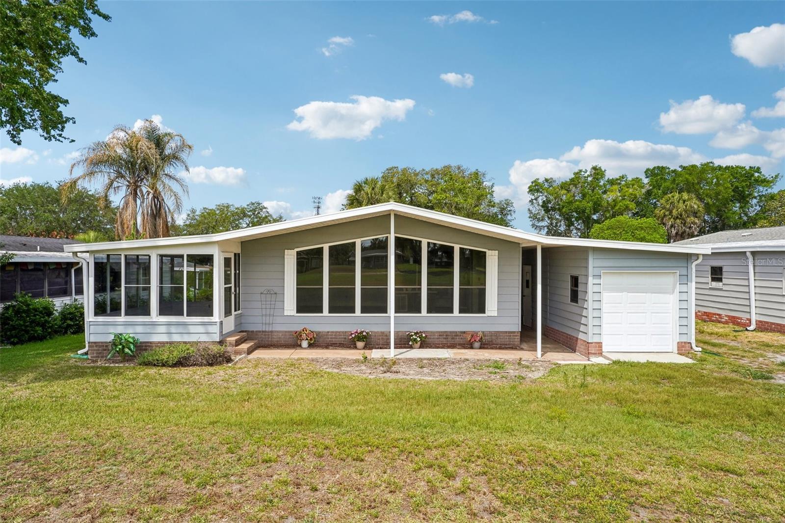 LADY LAKE ORANGE BLOSSOM GARDENS UNIT 07 - Residential