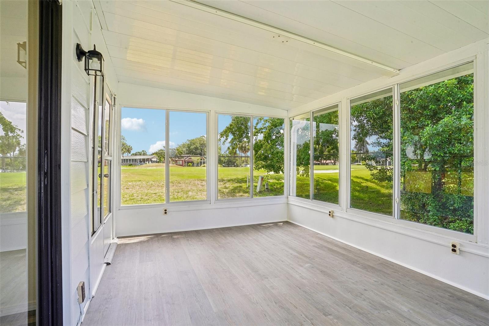 LADY LAKE ORANGE BLOSSOM GARDENS UNIT 07 - Residential