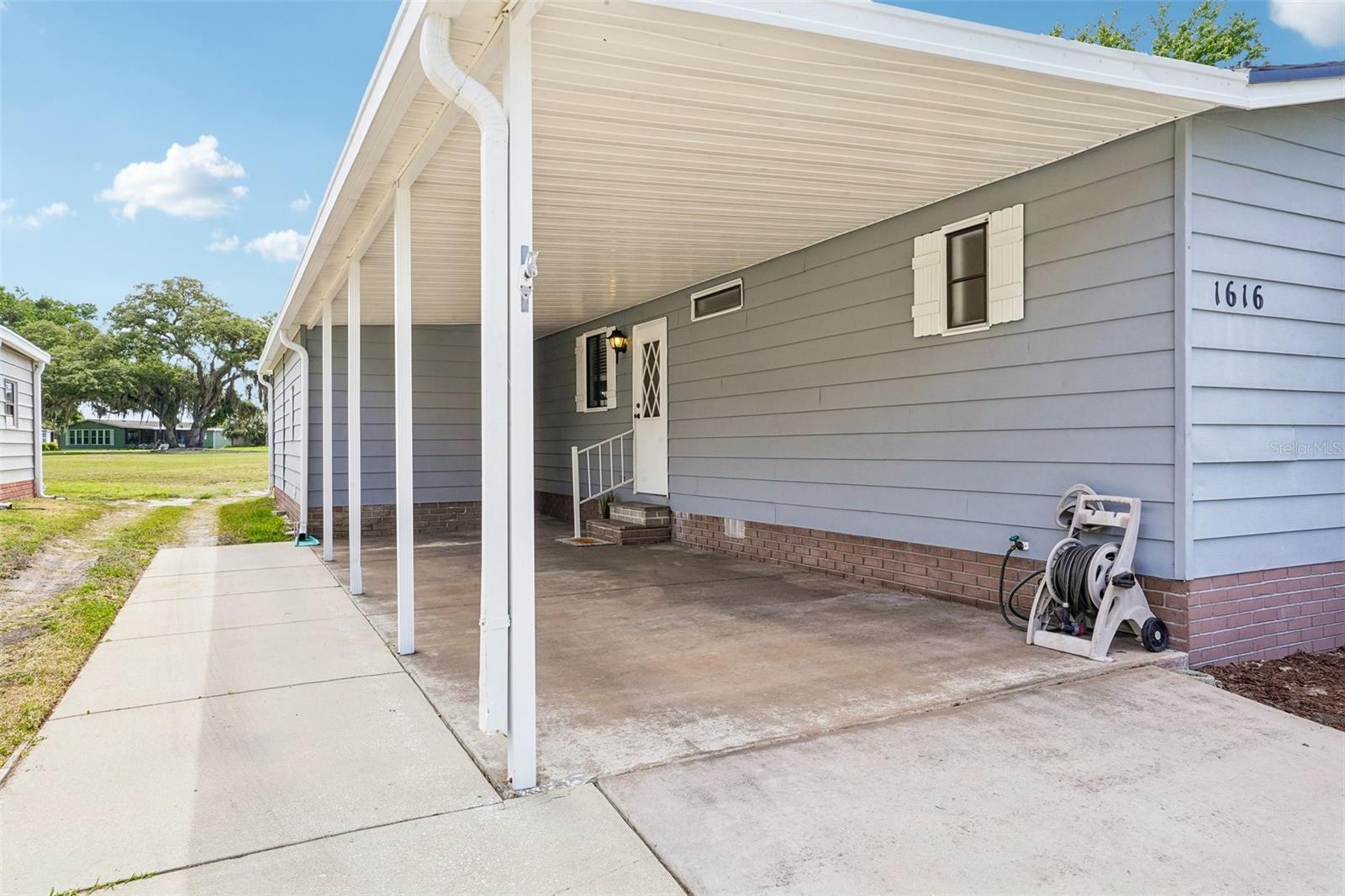 LADY LAKE ORANGE BLOSSOM GARDENS UNIT 07 - Residential