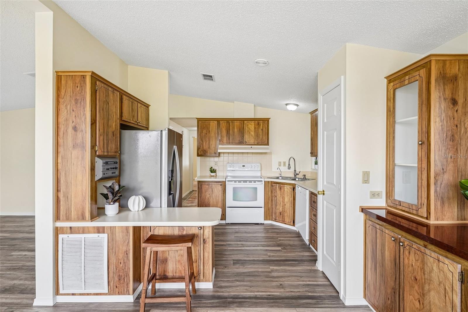 LADY LAKE ORANGE BLOSSOM GARDENS UNIT 07 - Residential