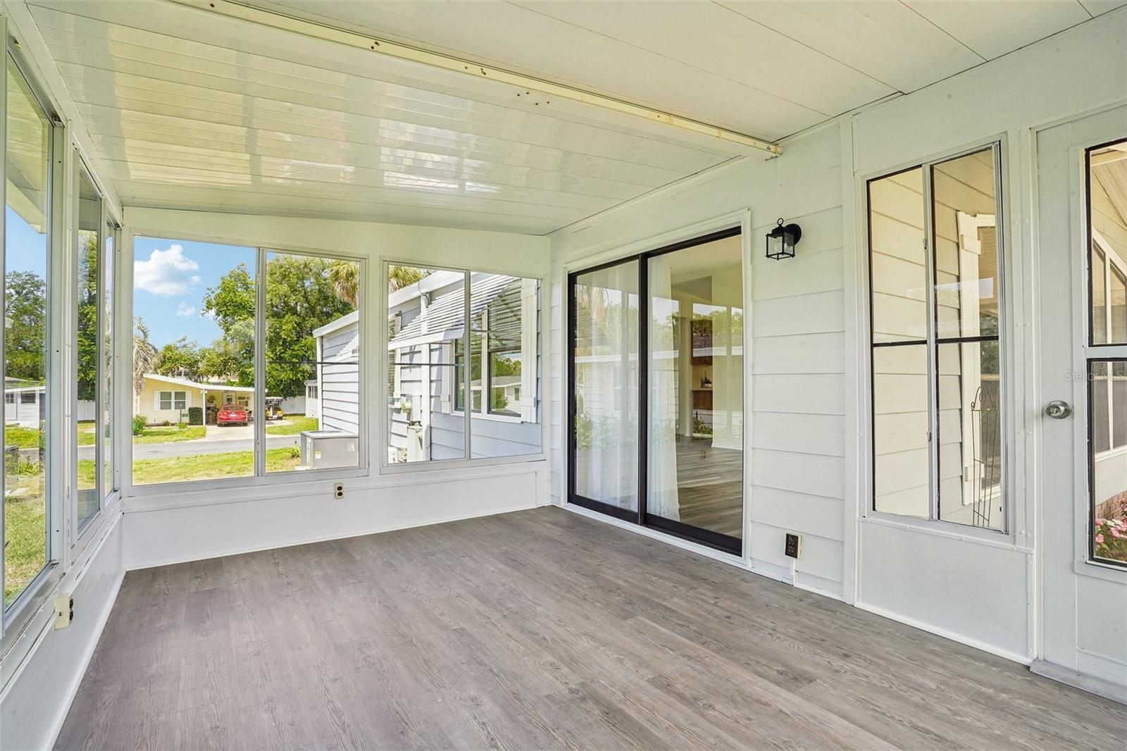 LADY LAKE ORANGE BLOSSOM GARDENS UNIT 07 - Residential