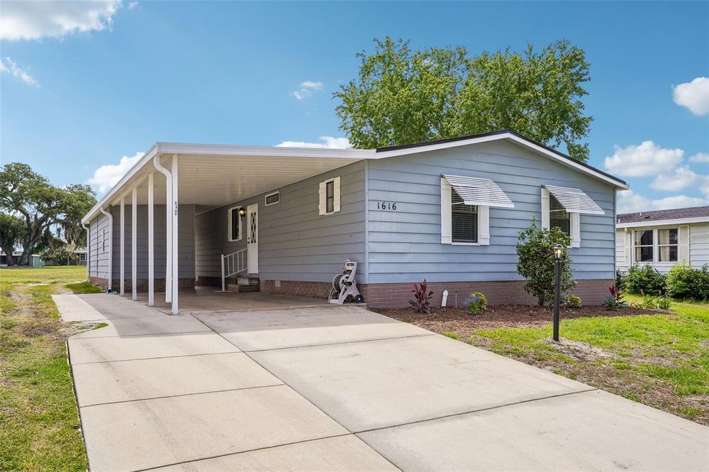 Photo of 1616 W Schwartz Boulevard, The Villages, FL 32159 (MLS # G5111370)