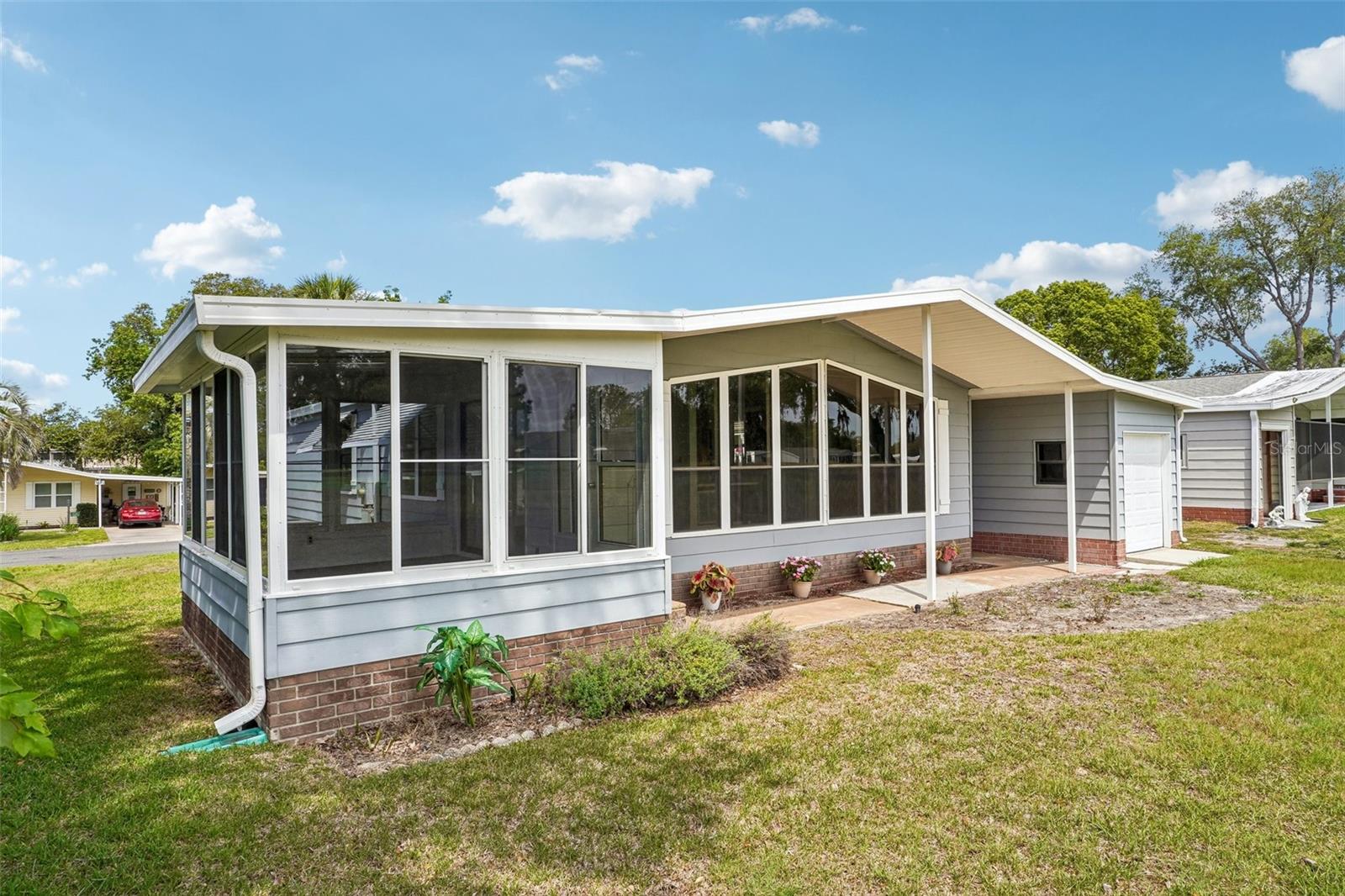 LADY LAKE ORANGE BLOSSOM GARDENS UNIT 07 - Residential