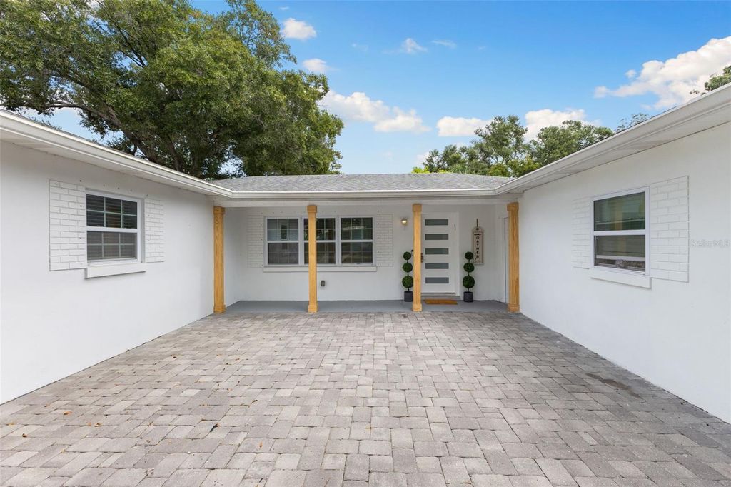 Photo of 2404 S Hale Avenue, Tampa, FL 33629 (MLS # TB8426848)