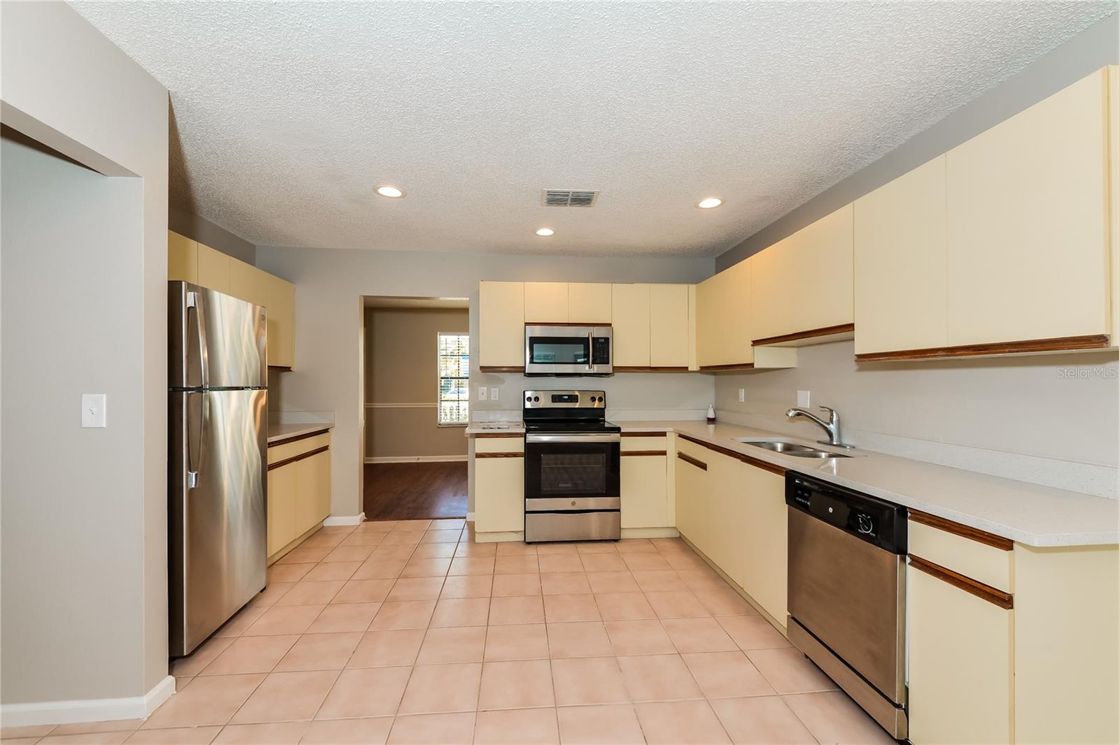 CEDAR CREEK - Residential Lease