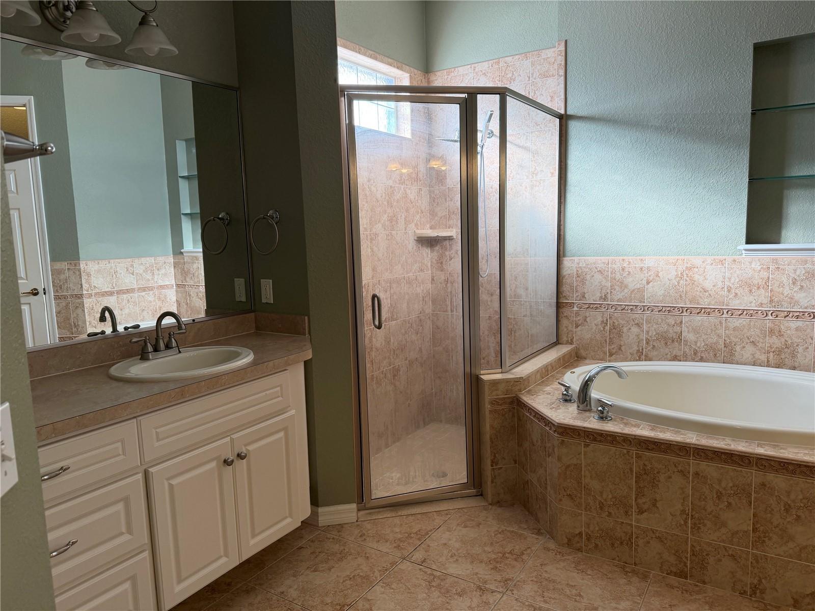 SANDY POINTE - Residential