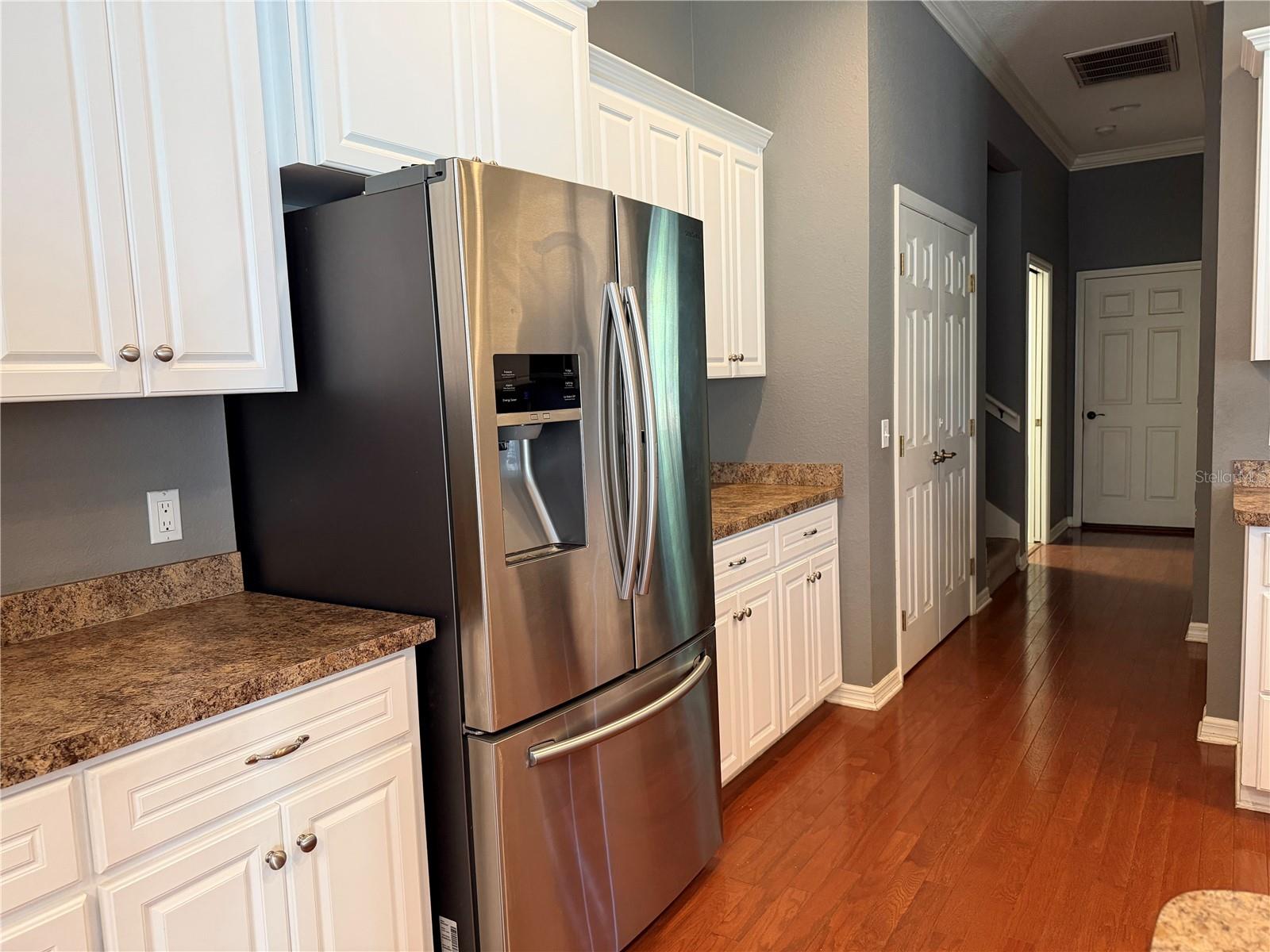 SANDY POINTE - Residential