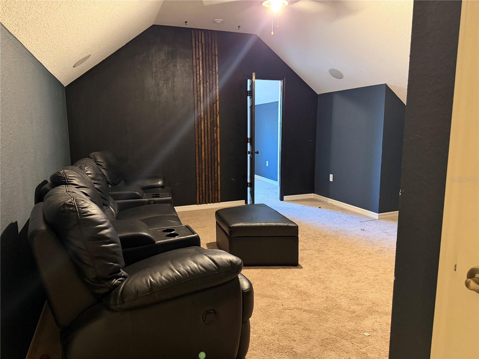 SANDY POINTE - Residential