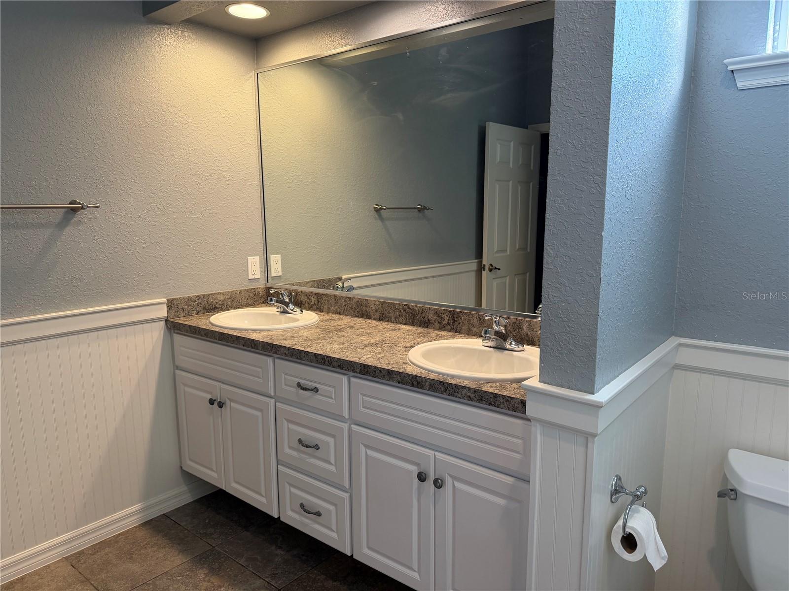 SANDY POINTE - Residential