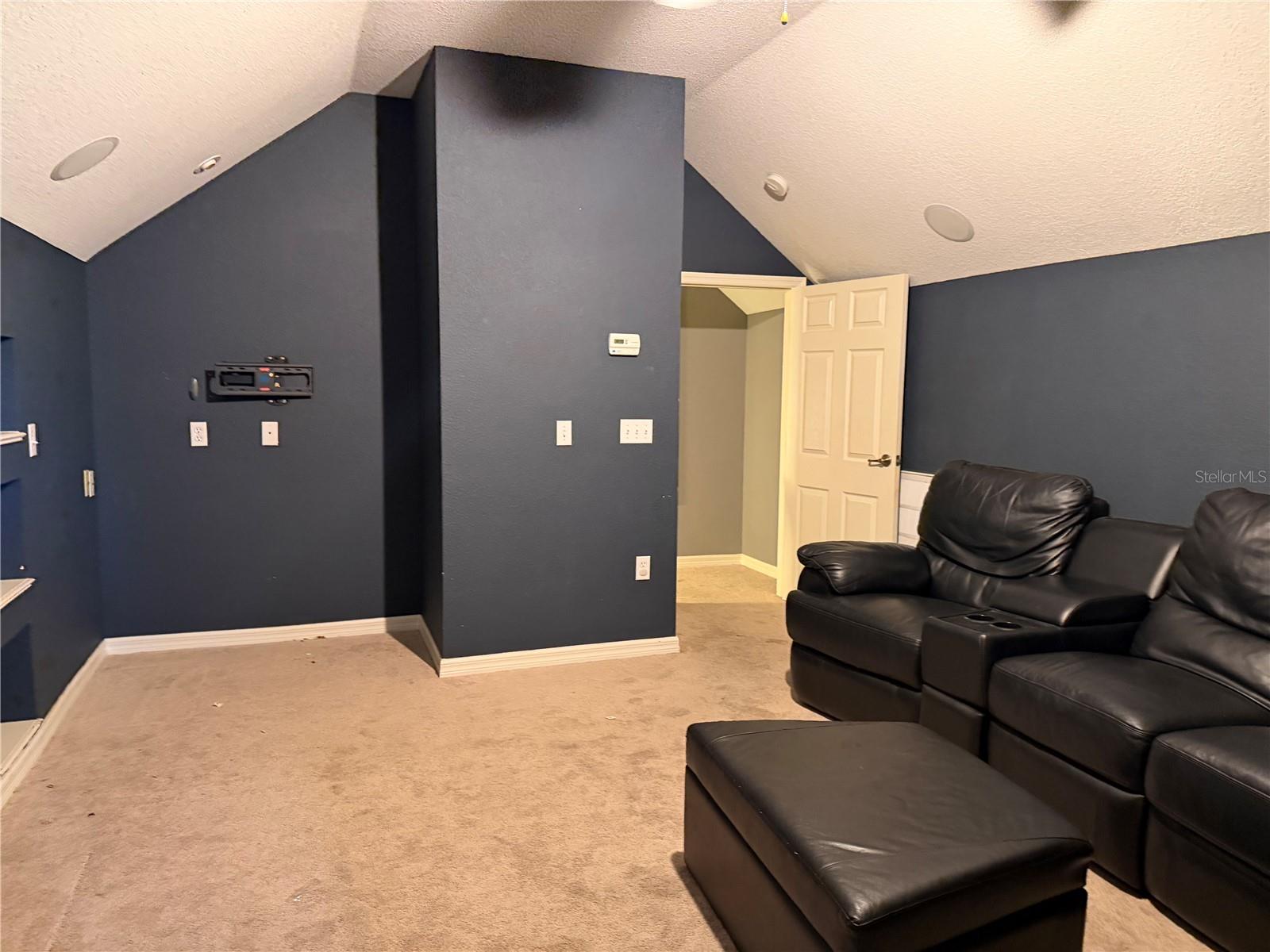 SANDY POINTE - Residential