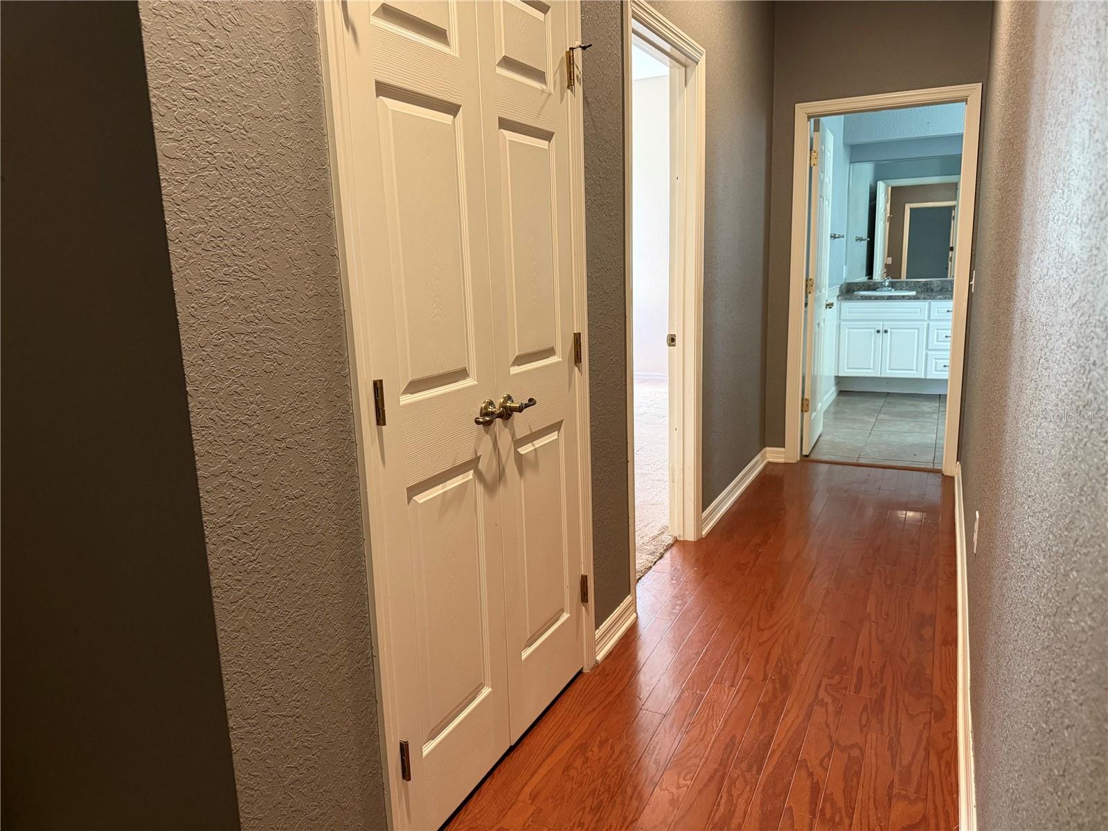 SANDY POINTE - Residential
